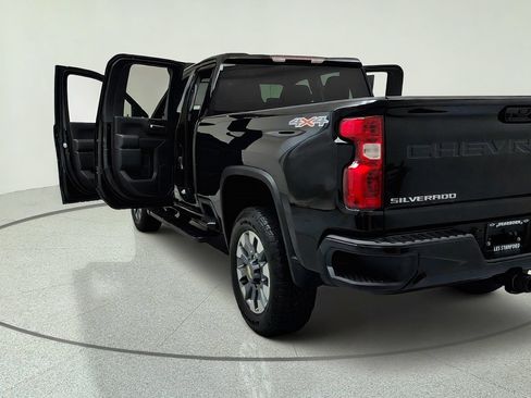Used 2024 Chevrolet Silverado 2500 Custom w/ Custom Convenience Package AWD/4WD image 11