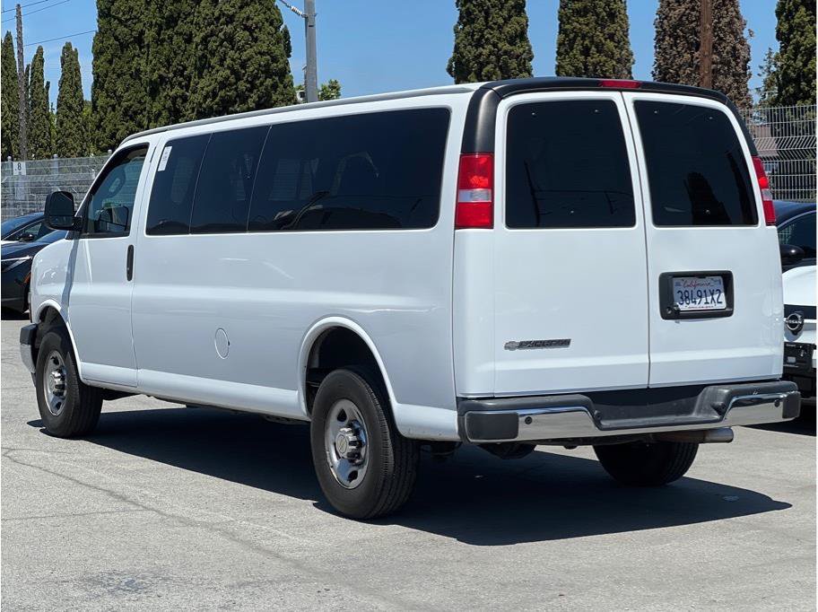 Used 2024 Chevrolet Express 3500 LT w/ LT Preferred Equipment Group RWD image 7