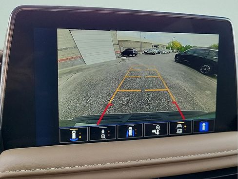 Used 2024 Chevrolet Tahoe Premier AWD/4WD image 25