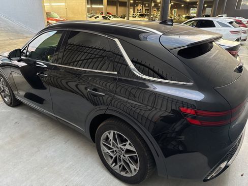 Used 2023 Genesis GV70 2.5T w/ Select Package image 7