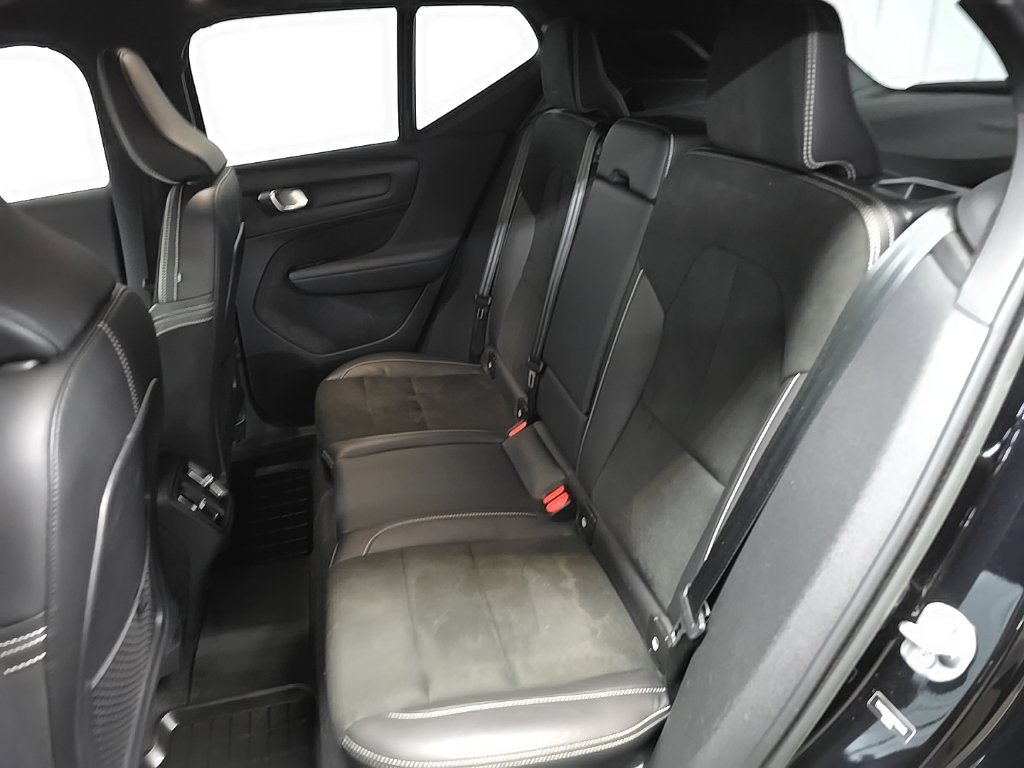 Used 2022 Volvo XC40 T5 R-Design w/ Climate Package AWD/4WD image 33