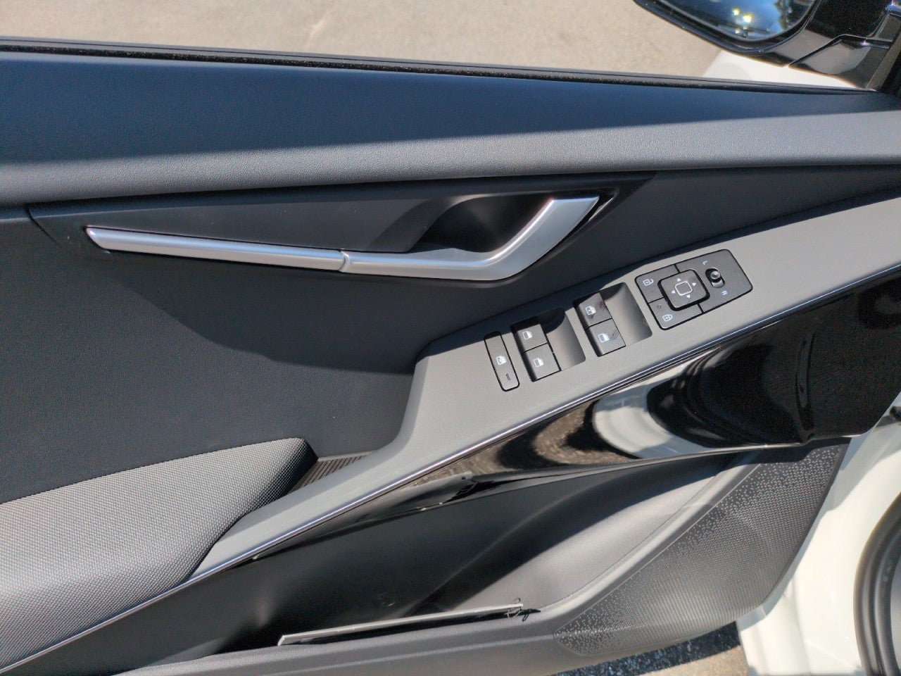 New 2026 Kia Niro Wind FWD image 12