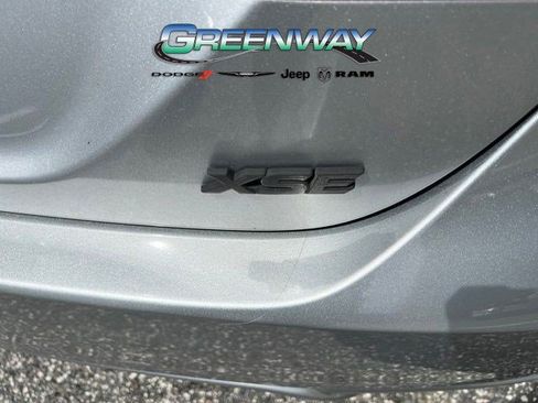 Used 2022 Toyota Camry XSE FWD image 7