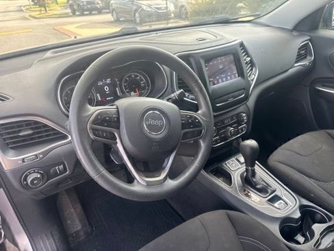 Used 2019 Jeep Cherokee Latitude w/ Popular Appearance Group FWD image 14
