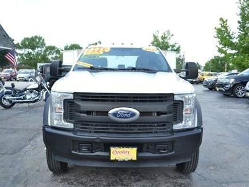Used 2017 Ford F550 2WD Crew Cab Super Duty image 3
