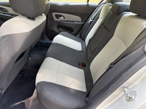 Used 2011 Chevrolet Cruze LS FWD image 15