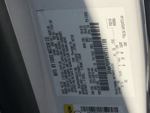 Used 2017 Ford Fusion SE w/ Fusion SE Technology Package FWD image 10
