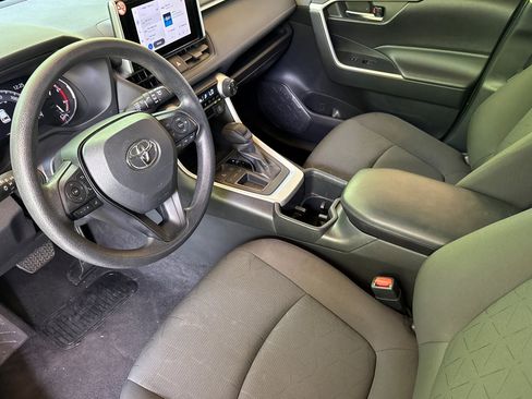 Used 2024 Toyota RAV4 XLE FWD image 11