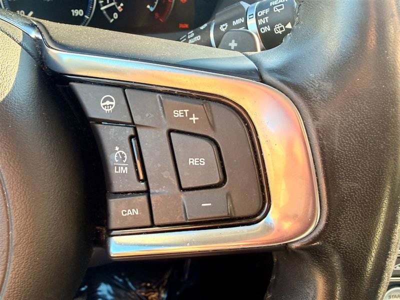 Used 2018 Jaguar F-PACE Prestige AWD/4WD image 18