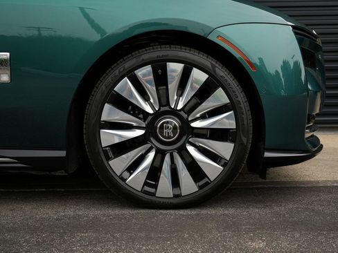 Used 2024 Rolls-Royce Spectre w/ Spectre Launch Package AWD/4WD image 36