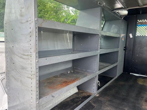 Used 2007 Ford E-350 and Econoline 350 Super Duty RWD image 9