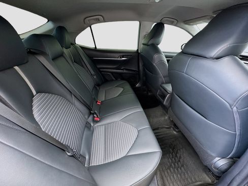 Used 2019 Toyota Camry SE FWD image 17