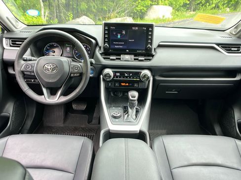 Used 2022 Toyota RAV4 XLE Premium AWD/4WD image 13