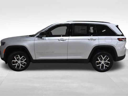 New 2025 Jeep Grand Cherokee Limited image 6