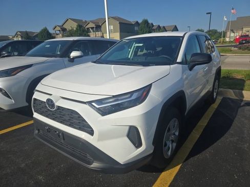 Used 2024 Toyota RAV4 LE AWD/4WD image 3