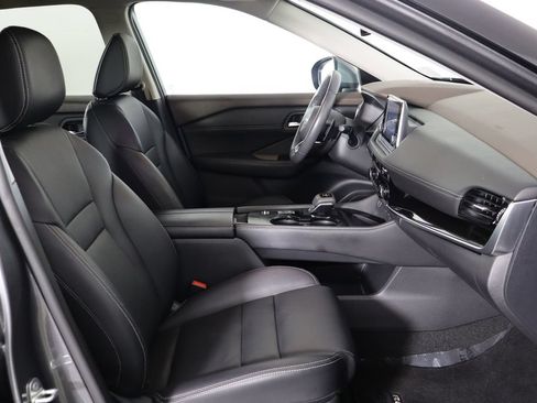 Used 2023 Nissan Rogue SL FWD image 17