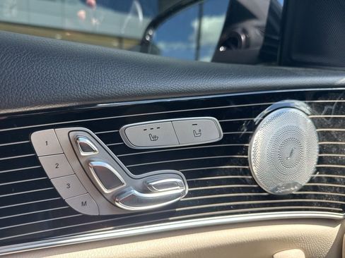 Used 2019 Mercedes-Benz E 300 4MATIC image 22