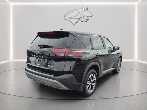 Used 2023 Nissan Rogue SV image 6