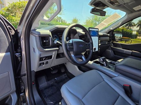 Used 2025 Ford F150 Lightning Flash image 23