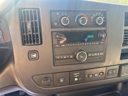Used 2024 Chevrolet Express 3500 LT w/ LT Preferred Equipment Group image 18