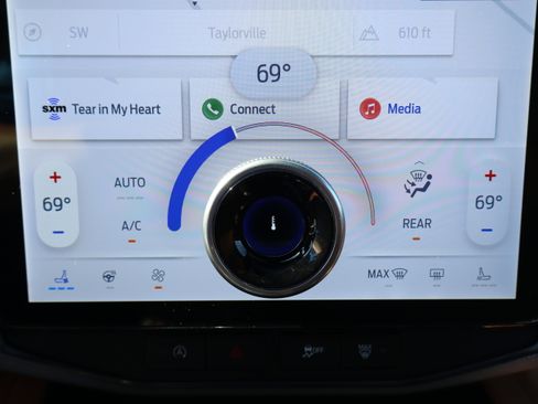 Used 2024 Ford Expedition Platinum image 24