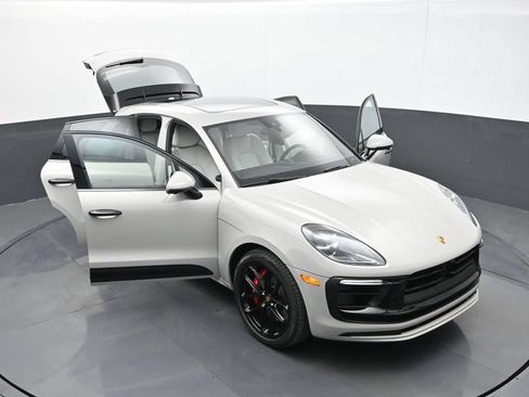Certified 2026 Porsche Macan GTS AWD/4WD image 33