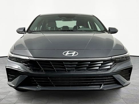 New 2026 Hyundai Elantra SE FWD image 2