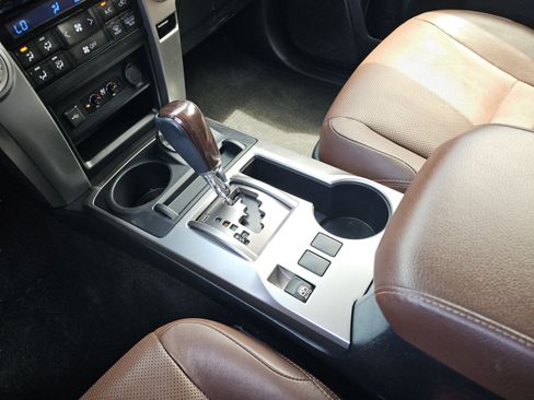 Used 2020 Toyota 4Runner Limited AWD/4WD image 35