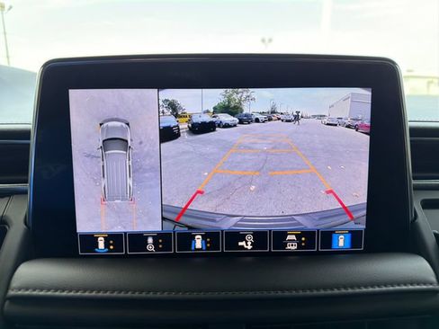 Used 2021 Chevrolet Tahoe High Country AWD/4WD image 13