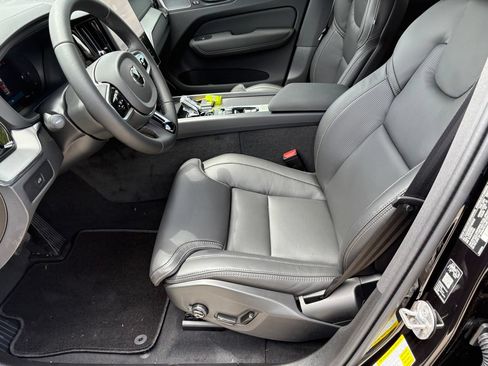 New 2026 Volvo XC60 B5 Ultra w/ Protection Package Premier AWD/4WD image 19