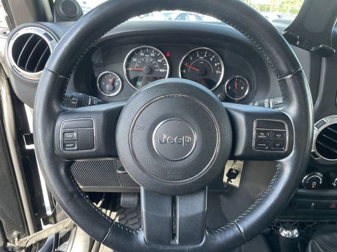 Used 2014 Jeep Wrangler Rubicon AWD/4WD image 11