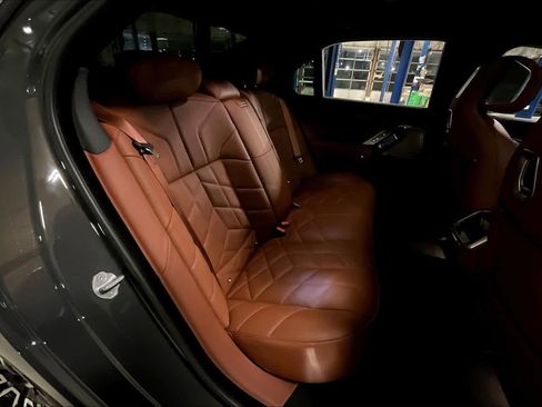 Certified 2025 BMW 760i xDrive 760i xDrive w/ Executive Package image 18