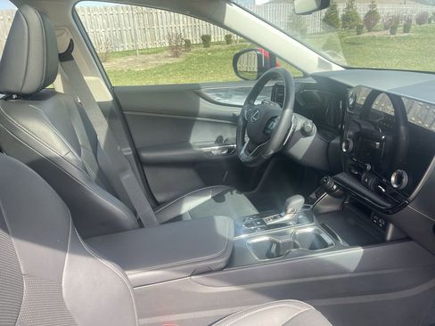Used 2025 Lexus NX 250 FWD w/ Accessory Package (Z2) image 38
