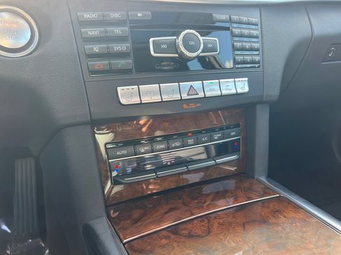 Used 2014 Mercedes-Benz E 350 Sedan image 21