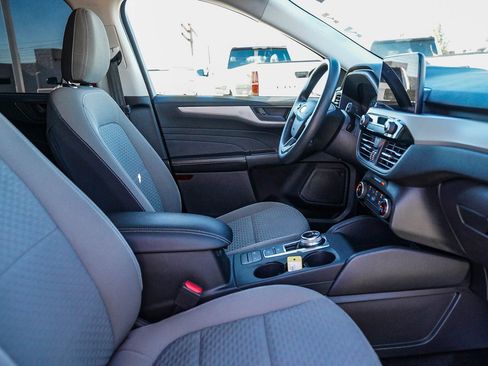 Used 2022 Ford Escape SE image 17