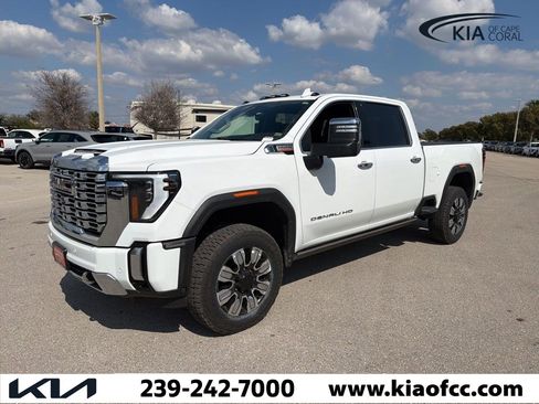 Used 2024 GMC Sierra 3500 Denali w/ Denali Reserve Package image 2