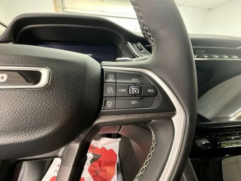 Used 2023 Jeep Grand Cherokee L Limited AWD/4WD image 19
