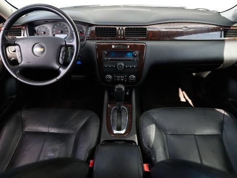 Used 2013 Chevrolet Impala LTZ FWD image 2