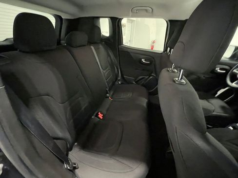 Used 2021 Jeep Renegade Latitude w/ Luxury Group I AWD/4WD image 22