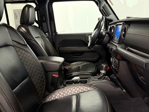 Used 2022 Jeep Gladiator Overland image 18