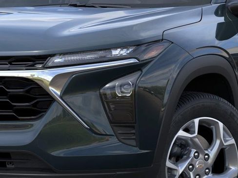New 2026 Chevrolet Trax LS w/ LS Convenience Package FWD image 10