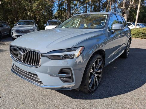 Certified 2023 Volvo XC60 B5 Ultimate w/ Protection Package Premier image 8