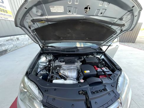 Used 2017 Toyota Camry SE FWD image 31