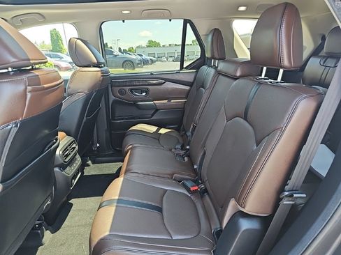 Used 2025 Honda Pilot Elite image 12