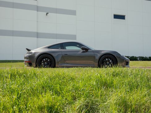 Used 2024 Porsche 911 Carrera 4S AWD/4WD image 18