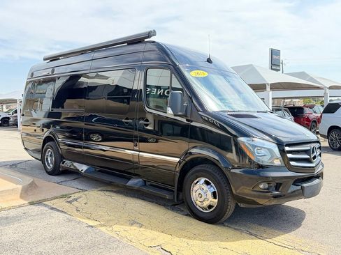 Used 2015 Mercedes-Benz Sprinter 3500 image 3