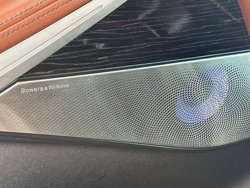 Used 2020 BMW X7 M50i w/ Dynamic Handling Package image 19