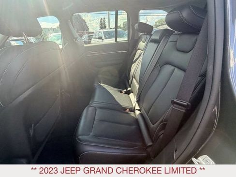 Certified 2023 Jeep Grand Cherokee Limited w/ Black Appearance Package AWD/4WD image 15