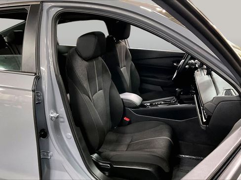 Used 2025 Honda Accord Sport image 9