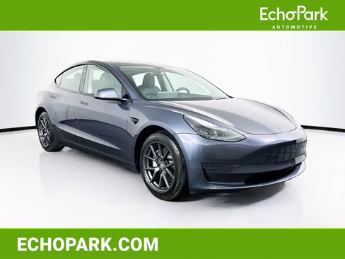 Used 2023 Tesla Model 3 Standard Range image 1